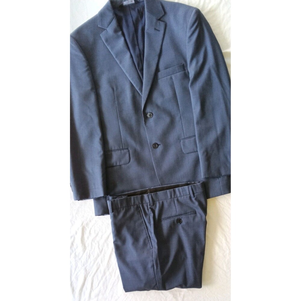 Jos. A. Bank Men's Tailored Fit Suit, Traveler’s Collection 40S/34W Blue Check